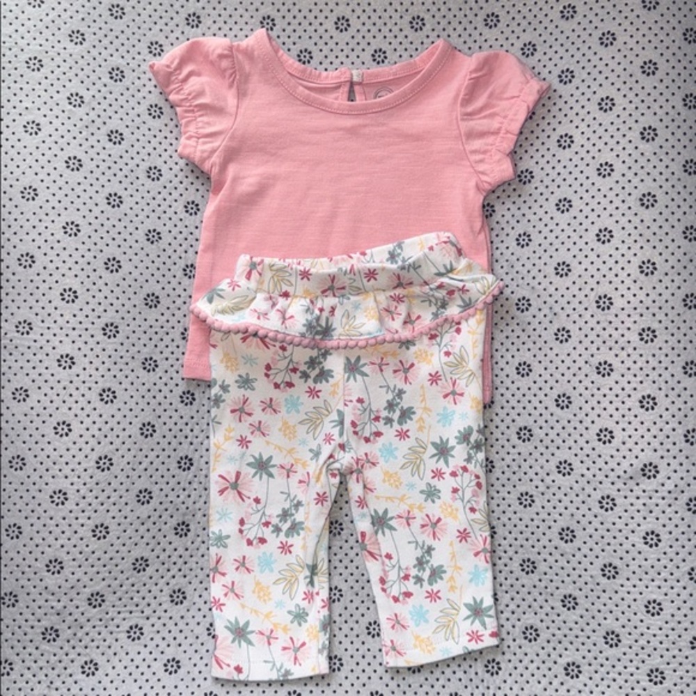 🛍 CUTE  Little GIRLS OUTFIT SIZE 0-3 MONTHS 🛍